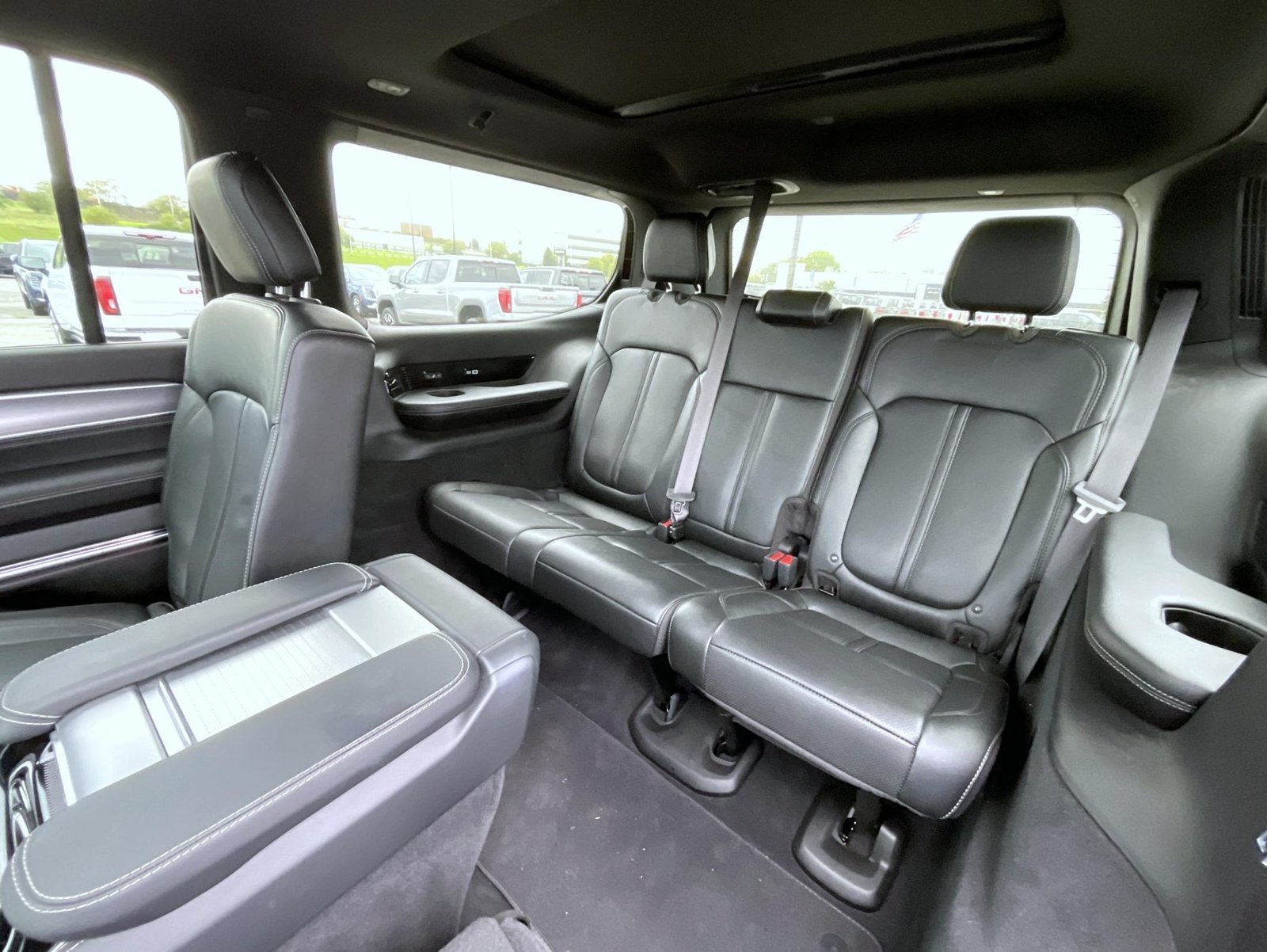 Used 2023 Silver Jeep Base image 20