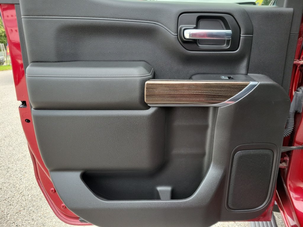 Used 2019 CAJUN RED TINTCOAT Chevrolet RST image 11