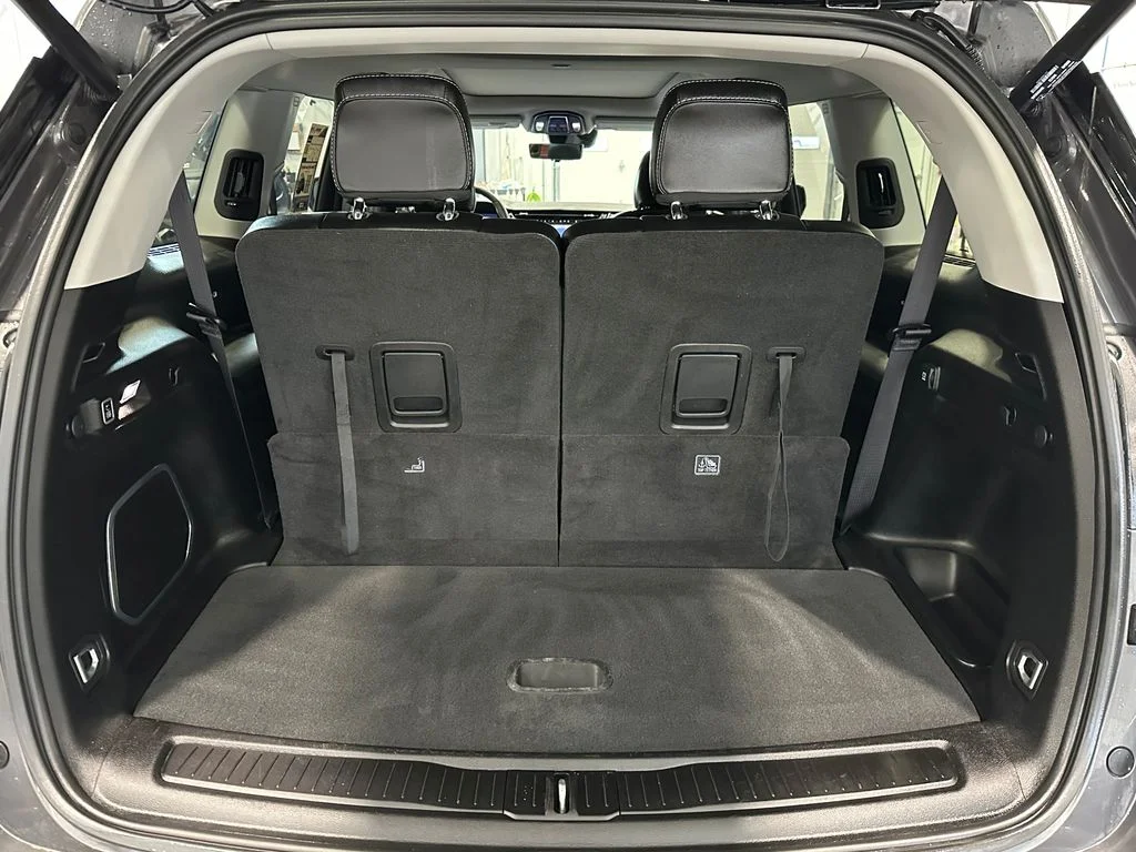 Used 2023 Gray Jeep Limited image 30