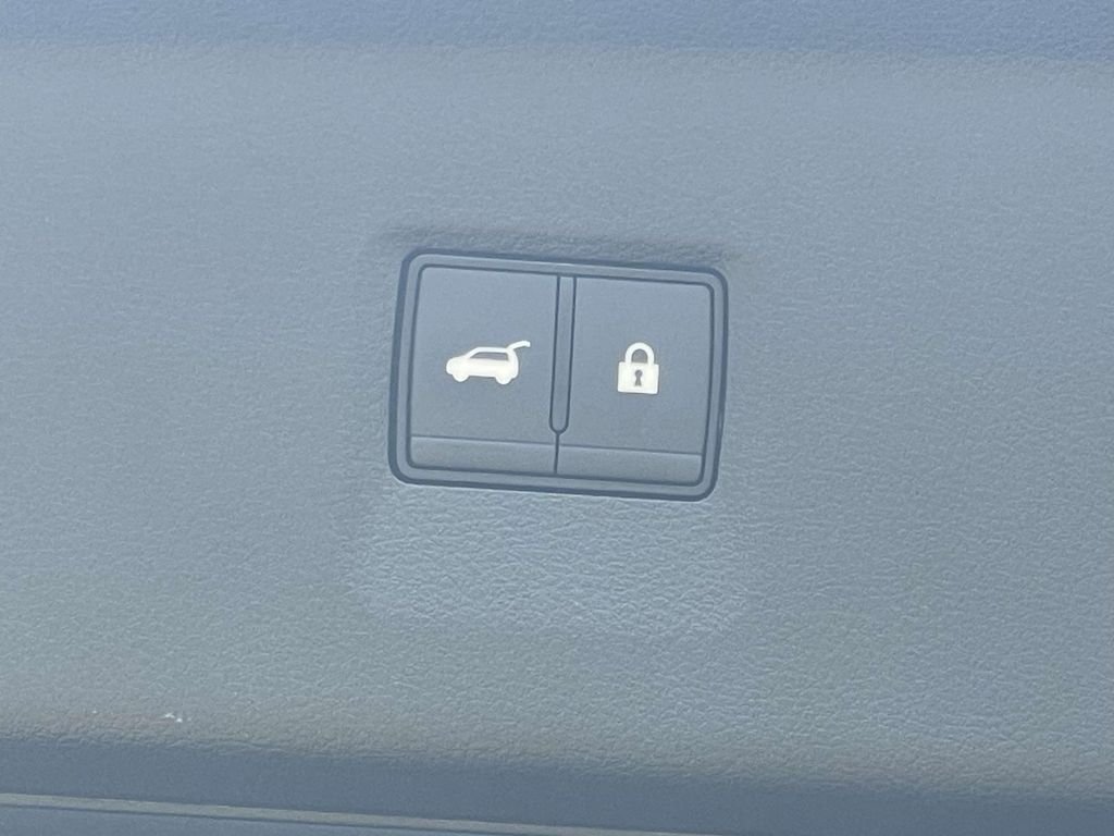 Used 2026 Blue INFINITI LUXE image 9