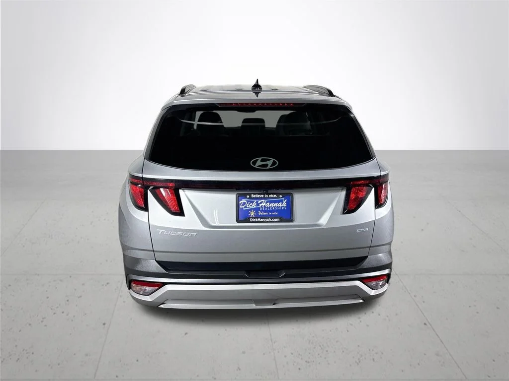 Used 2025 Silver Hyundai SEL image 7