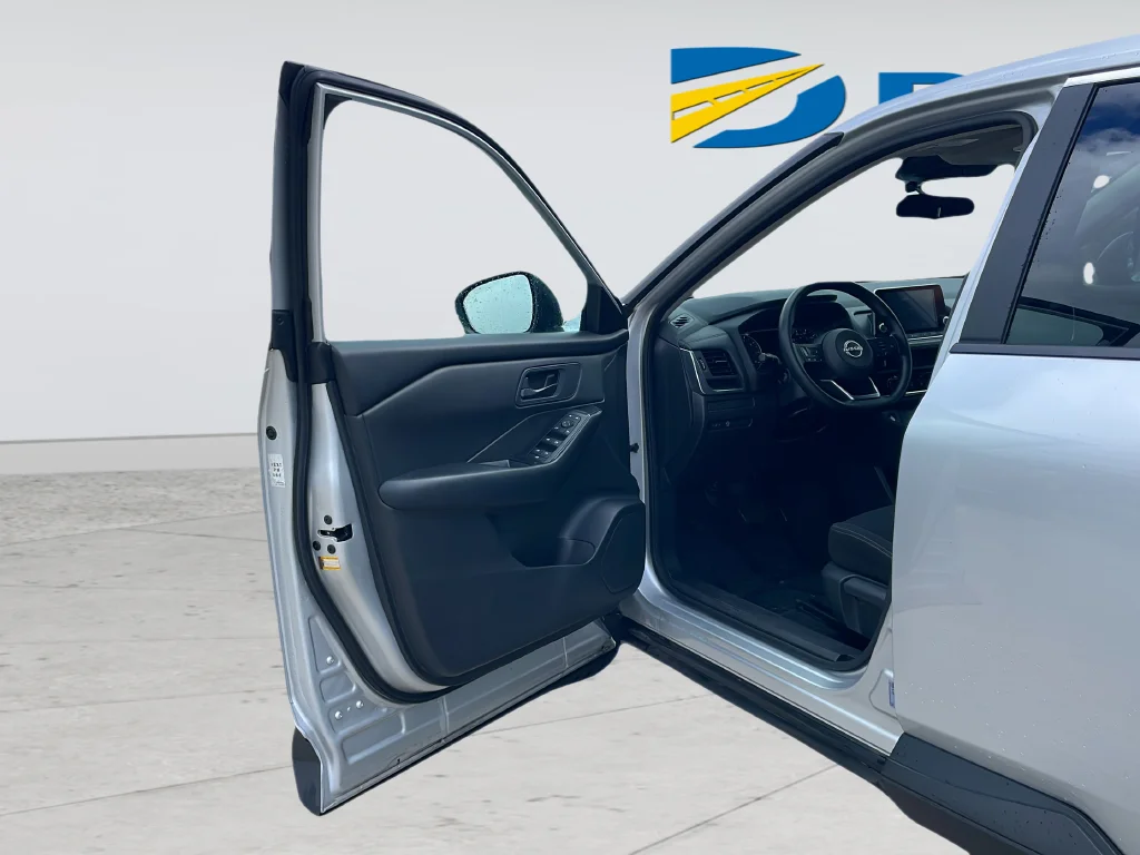 Used 2024 Silver Nissan S image 34