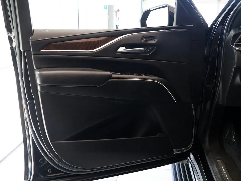 Used 2021 BLACK RAVEN Cadillac Sport Platinum image 29