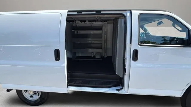 Used 2025 Summit White Chevrolet WT image 42