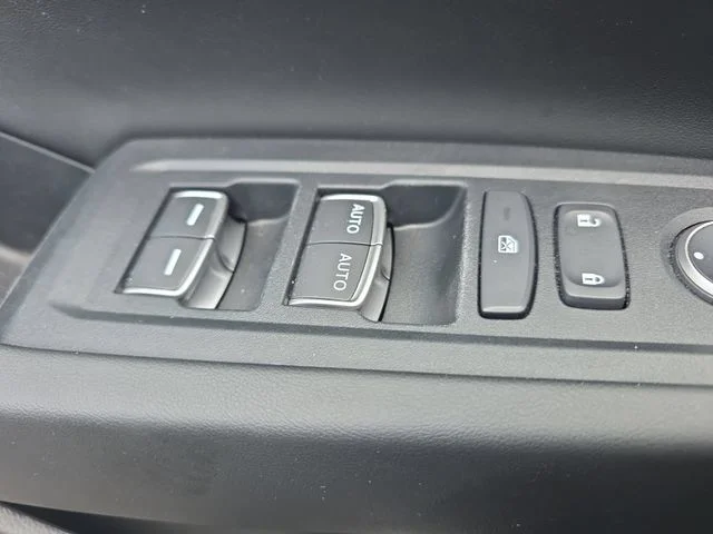 Used 2025 Gray Honda SE image 28