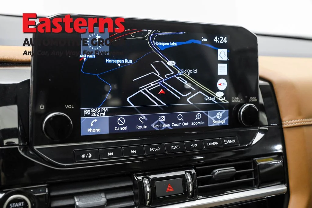 Used 2022 White Nissan Platinum image 19
