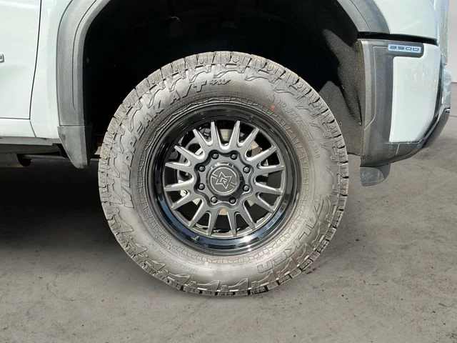 Used 2024 Gray GMC AT4 image 10
