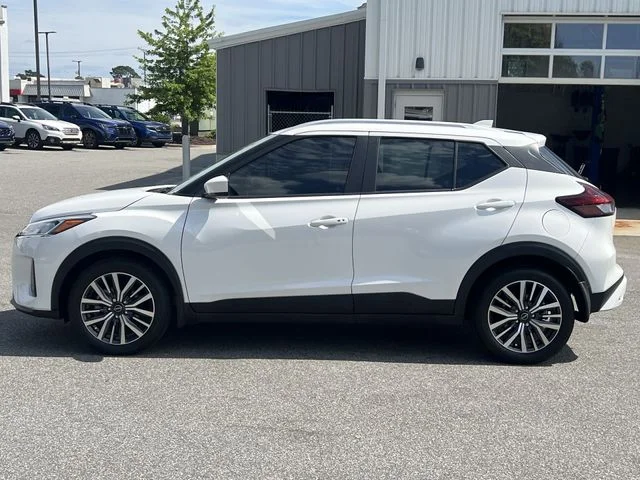 Used 2024 White Nissan SV image 10
