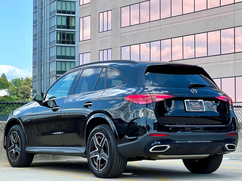 Certified Used 2023 Black Mercedes-Benz GLC 300 image 5