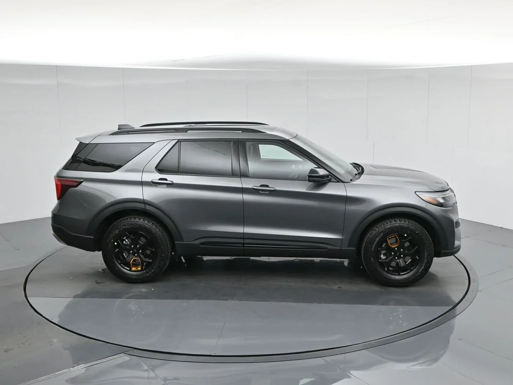New 2026 Carbonized Gray Metallic Ford Tremor image 46