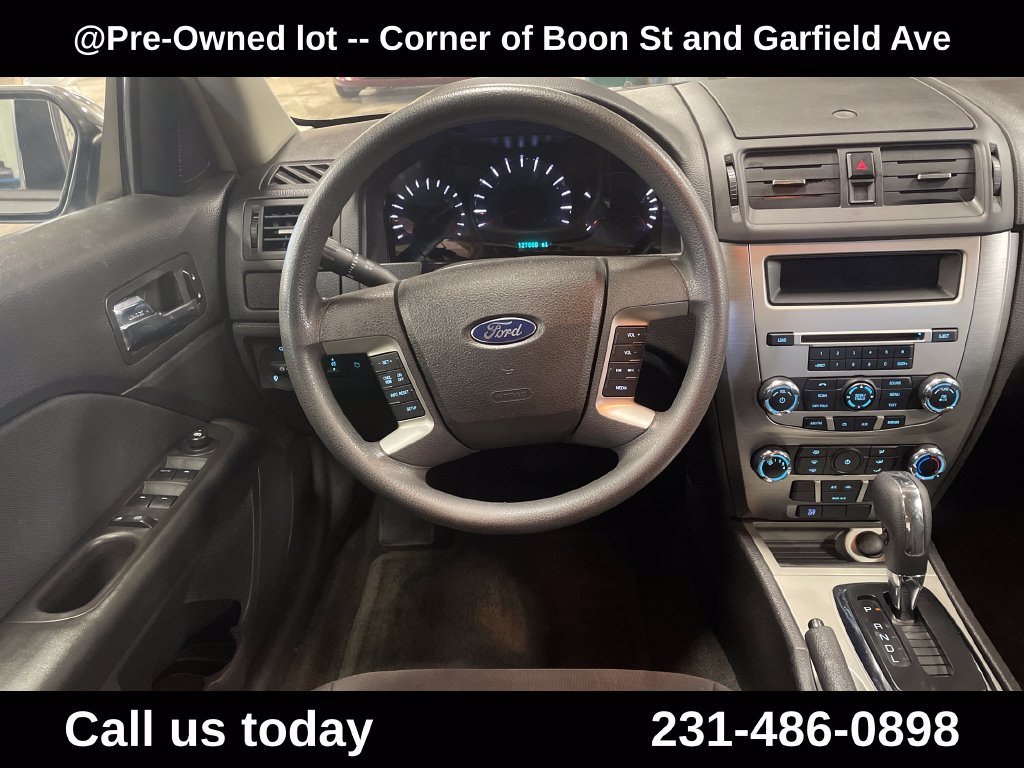 Used 2012 Gray Ford SE image 16