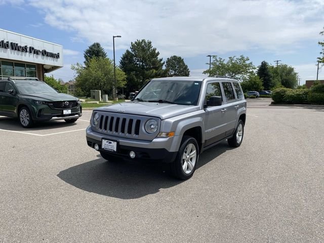 Used 2016 Silver Jeep Latitude image 9