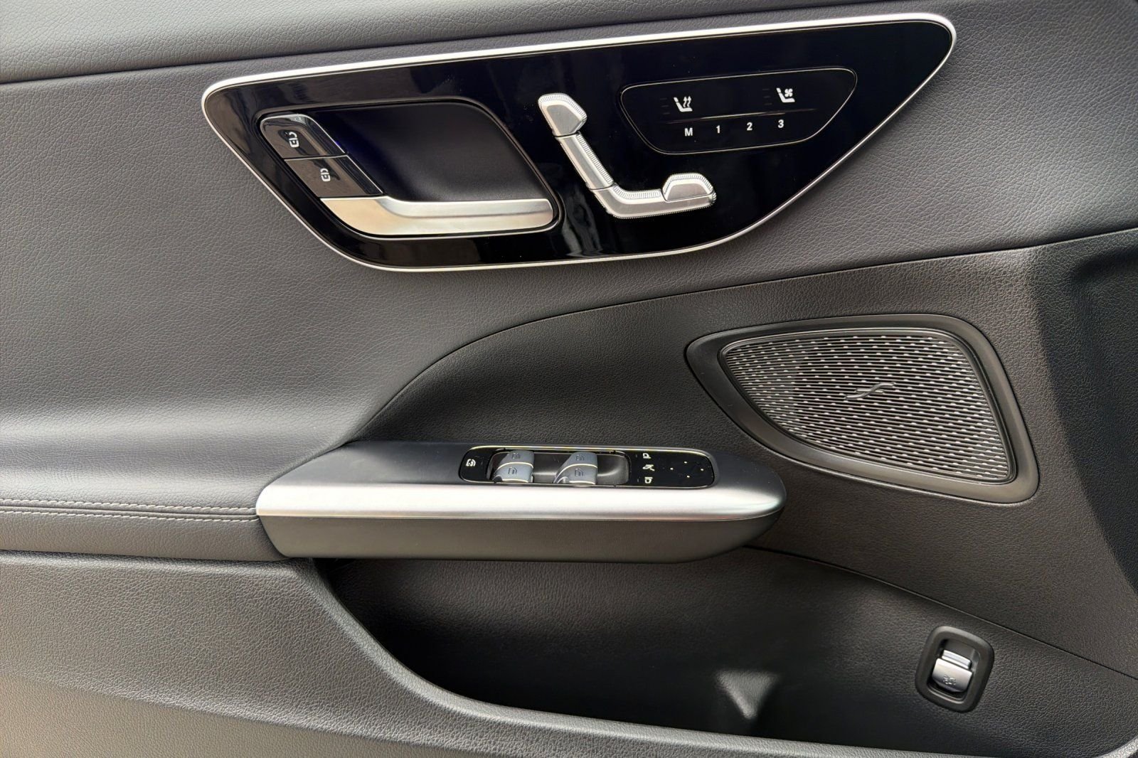 New 2026 Graphite Grey Metallic Mercedes-Benz C 300 image 24