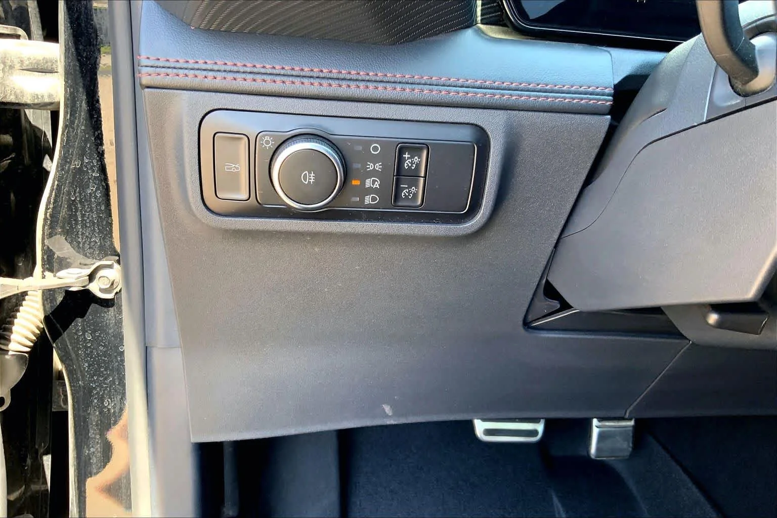 Used 2024 Shadow Black Ford GT Premium image 33