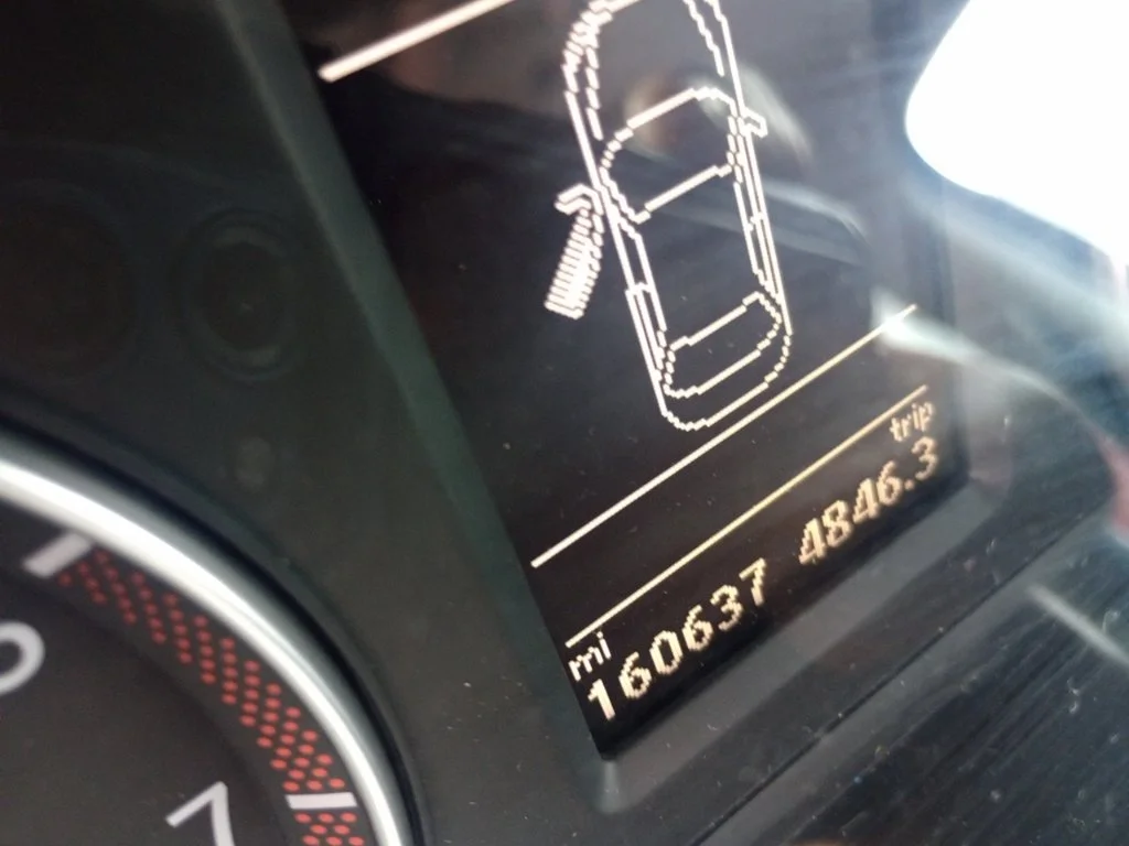 Used 2014 Blue Volkswagen SEL Premium image 2