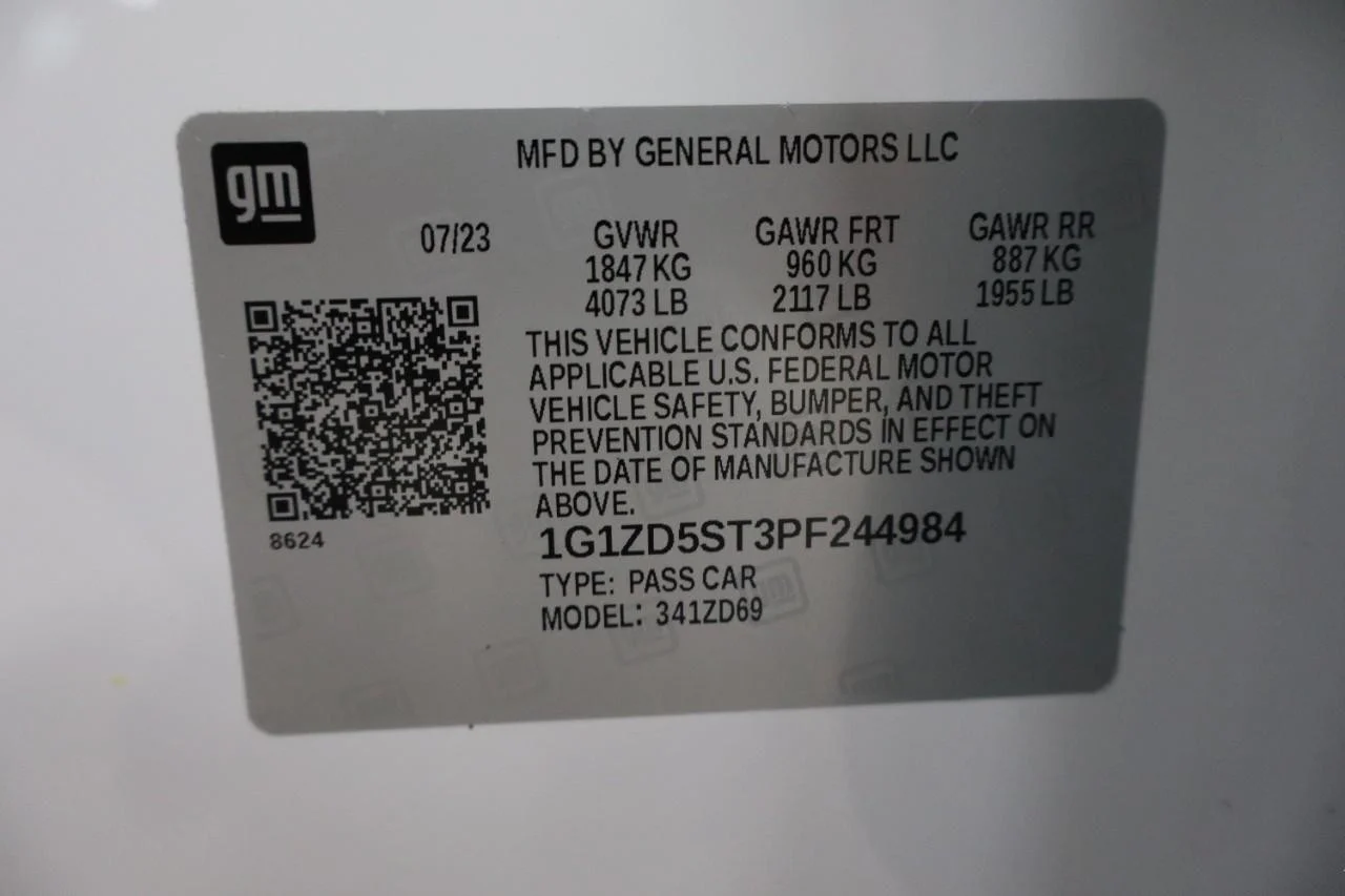 Used 2023 Summit White Chevrolet LT image 28