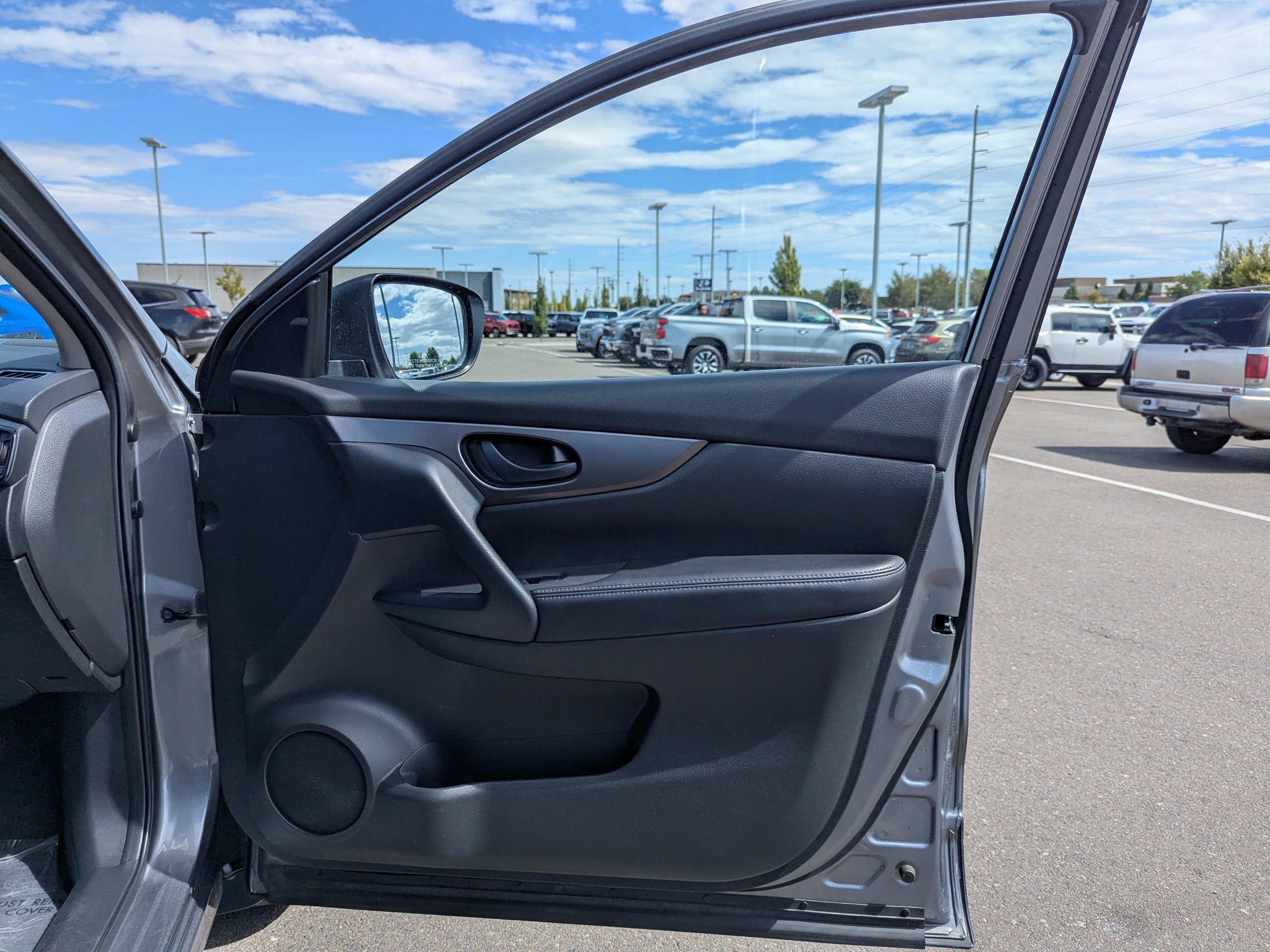 2020 Nissan Rogue Sport S - Photo 36