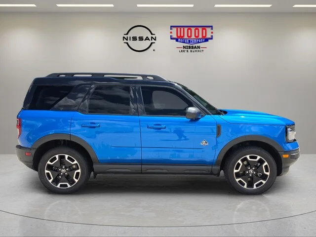 Used 2022 Blue Metallic Ford Outer Banks image 2