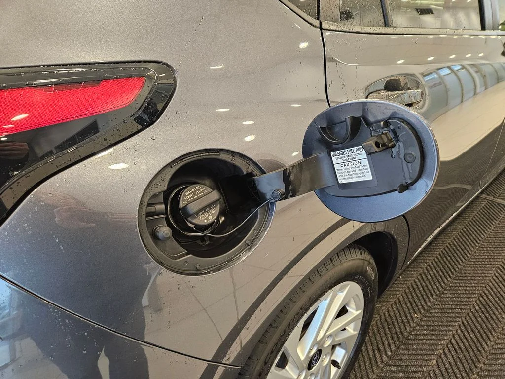 Used 2024 Gray Subaru Base image 31