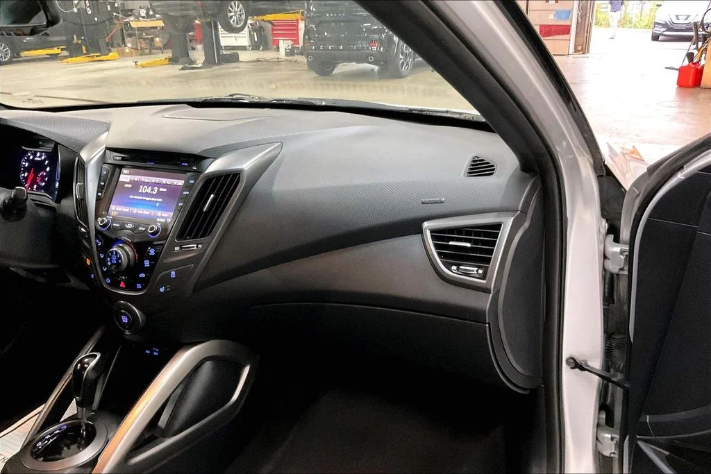 Used 2016 Silver Hyundai Turbo image 16
