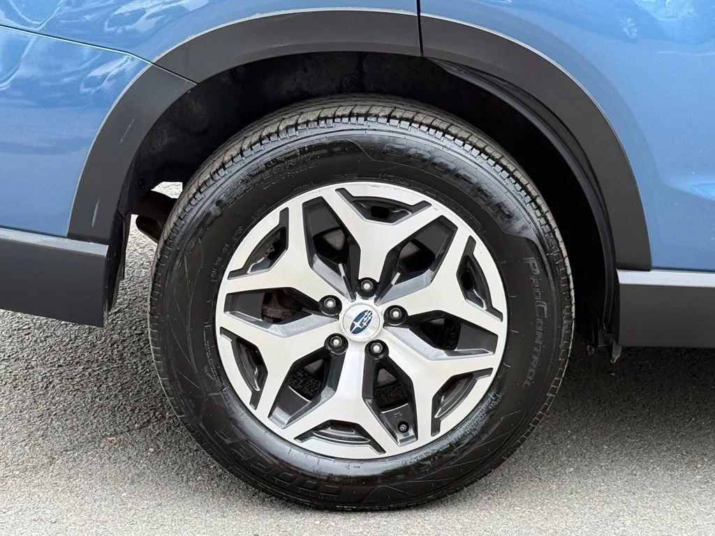 Used 2023 Horizon Blue Pearl Subaru Premium image 7