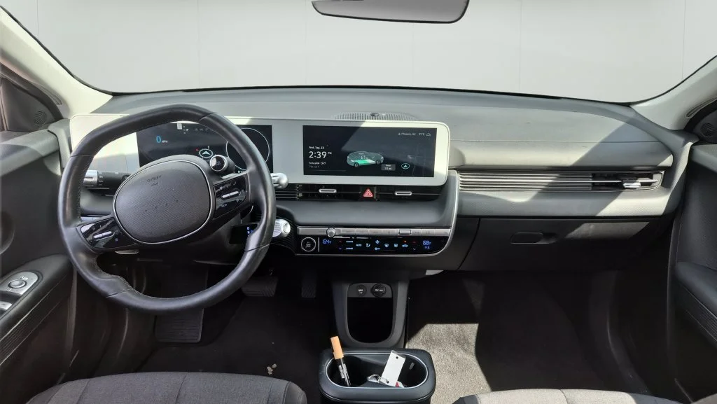 Used 2024 Gray Hyundai SEL image 10