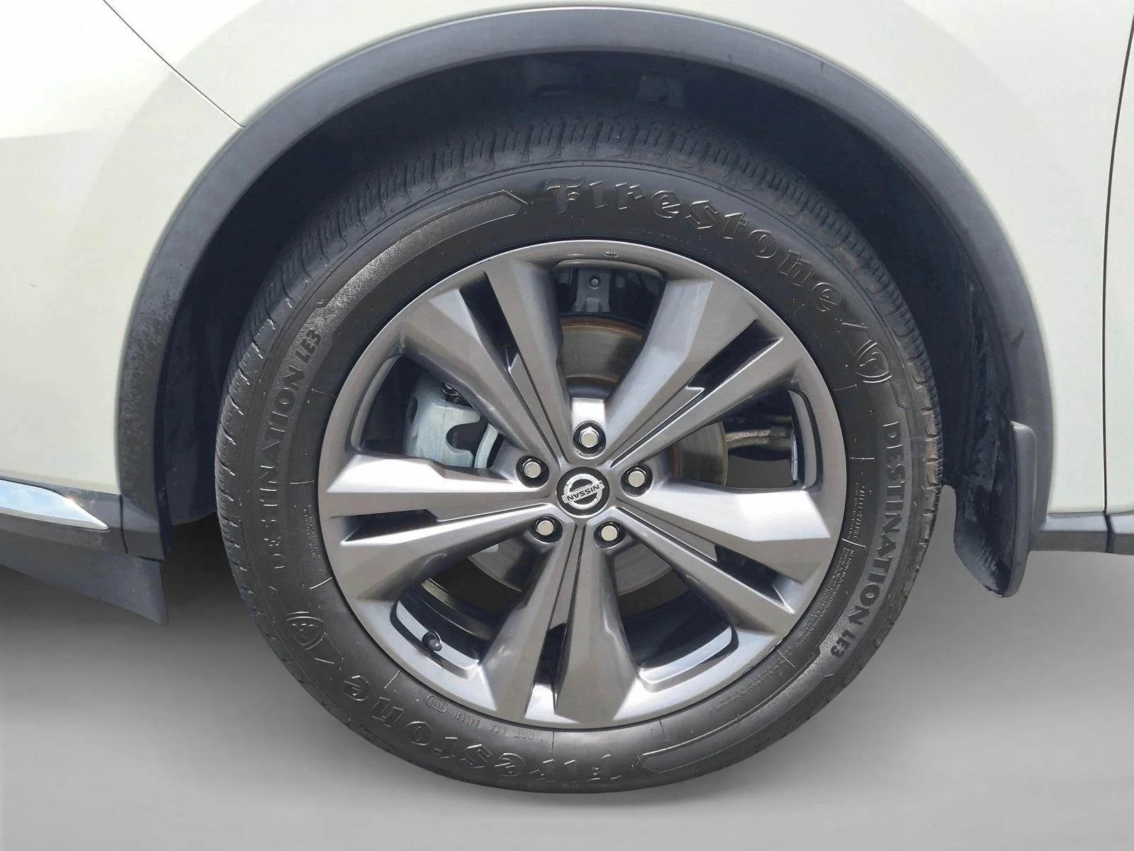 Used 2020 Pearl White Tricoat Nissan Platinum image 23