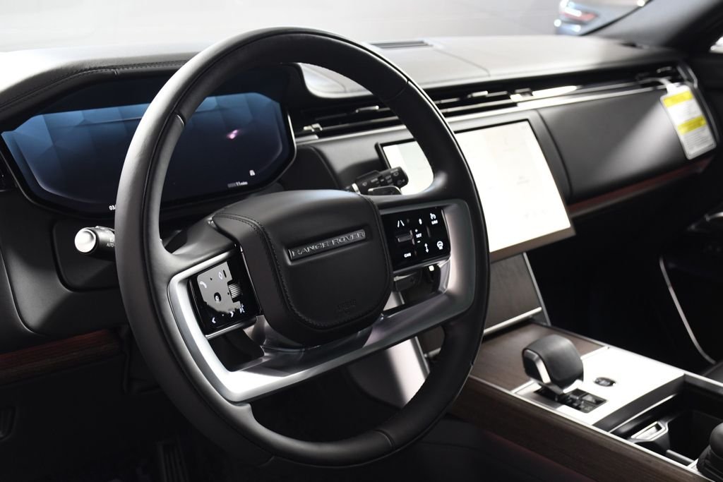 New 2026 Santorini Blk Land Rover SE image 13