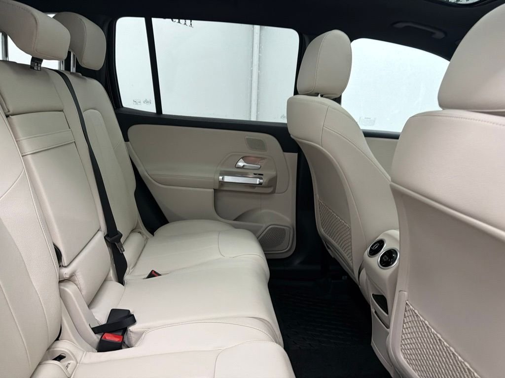 New 2026 Night Black Mercedes-Benz GLB 250 image 27