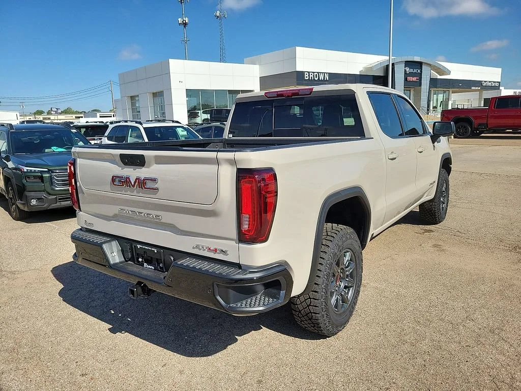 2026 GMC Sierra 1500 AT4X - Photo 10