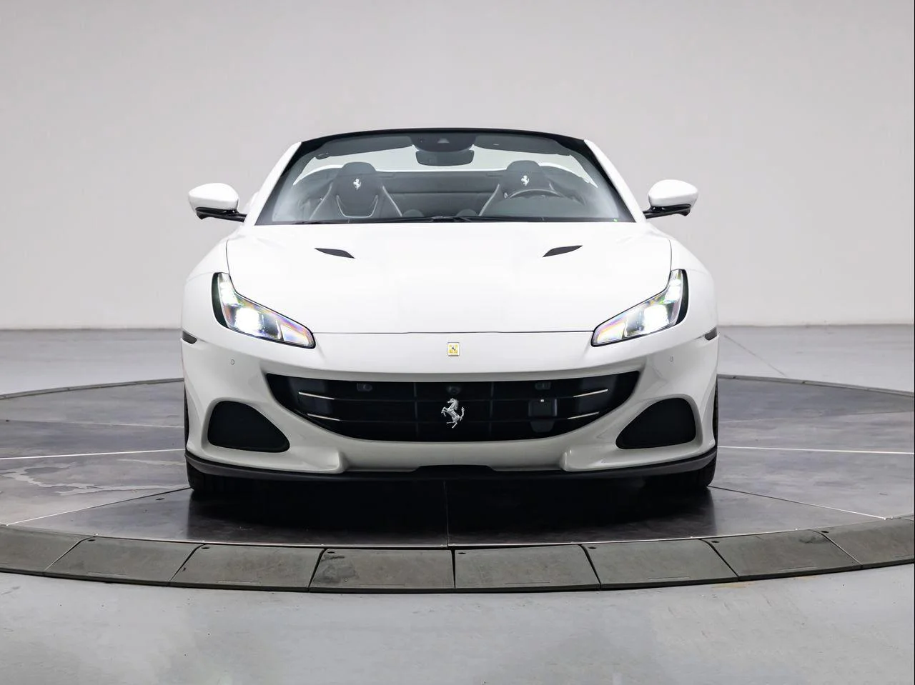 Used 2023 Bianco Cervino Ferrari M image 8