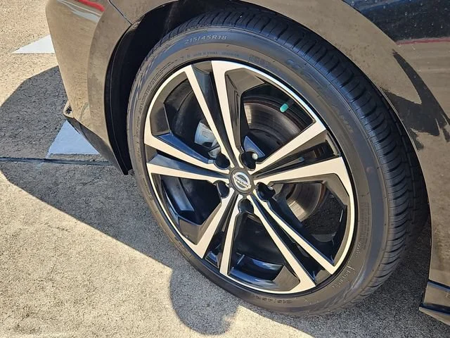 Used 2022  Nissan SR image 7