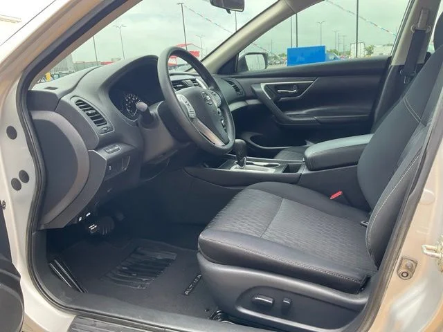 Used 2018 Nissan Altima S with VIN 1N4AL3AP2JC470416 for sale in Hutchinson, KS