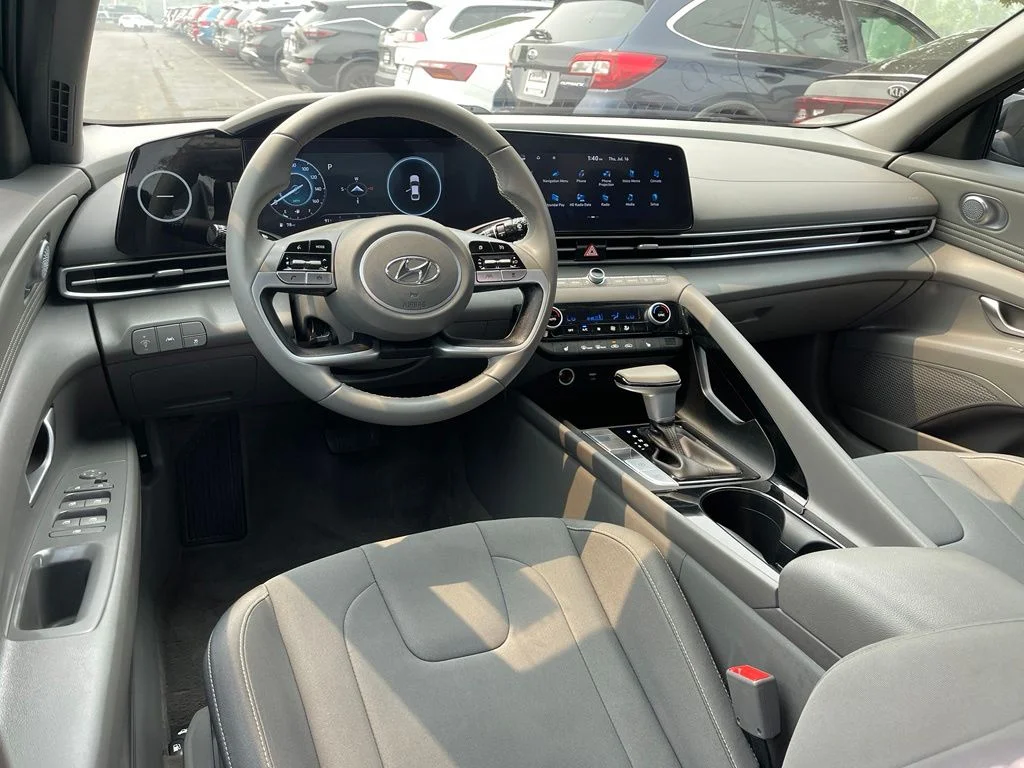 Used 2023 Phantom Black Hyundai SEL image 25
