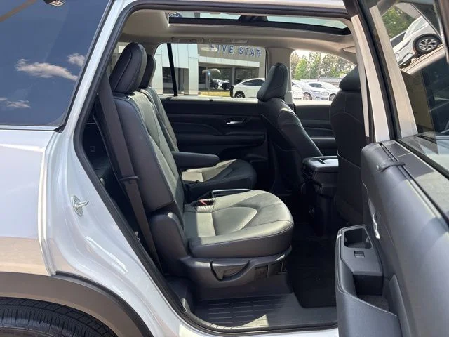 Used 2025 Beige Toyota Platinum image 24