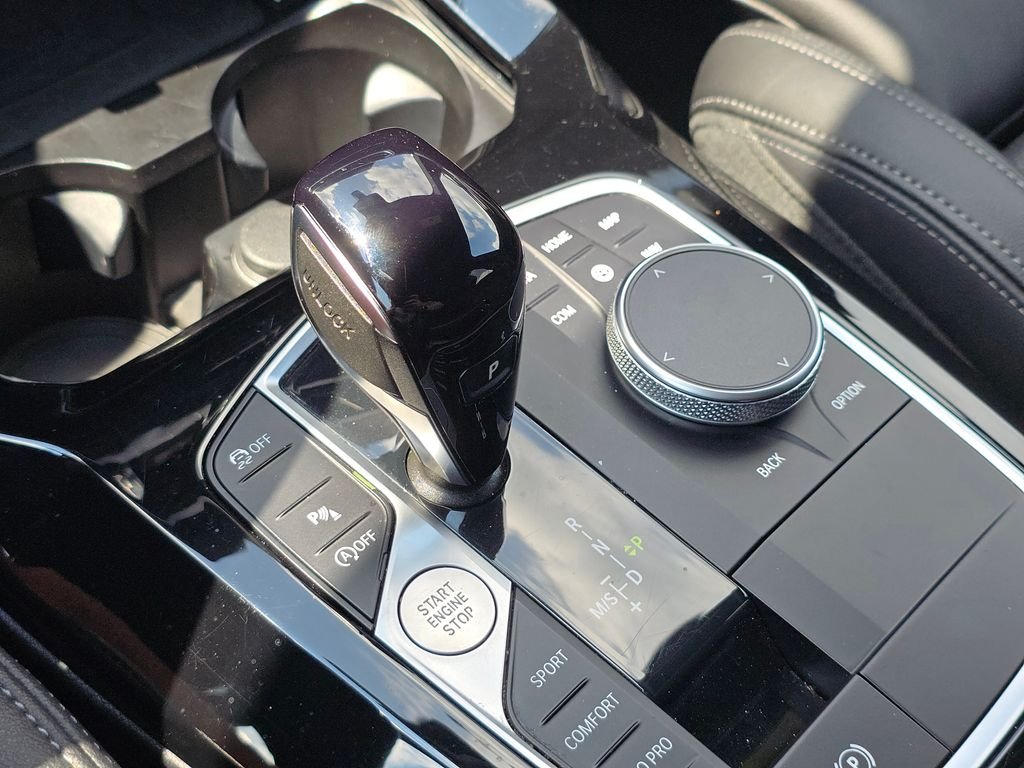 Used 2024 Gray BMW xDrive30i image 28