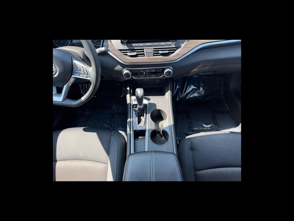Used 2025 Gray Nissan 2.5 SV image 16