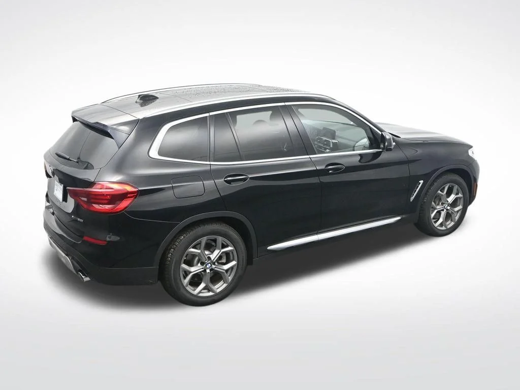 Used 2021 Black BMW xDrive30i image 27