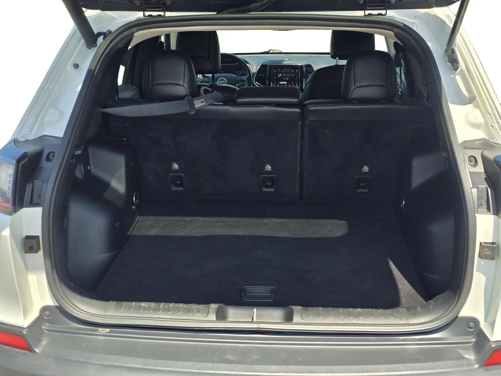 Used 2019 White Jeep Limited image 9