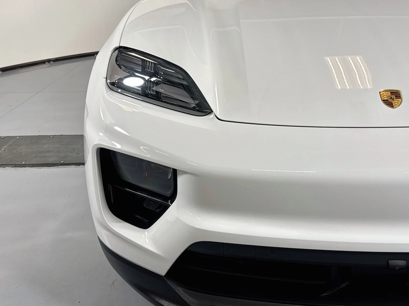 Used 2025 White Porsche Electric 4S image 27