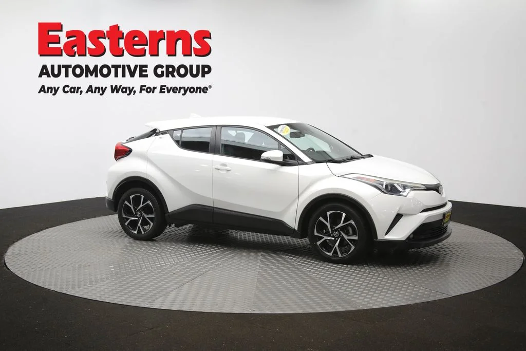 Used 2018 White Toyota XLE Premium image 47