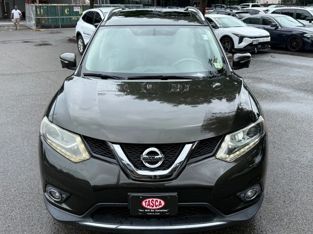Used 2015 Black Nissan SL image 2