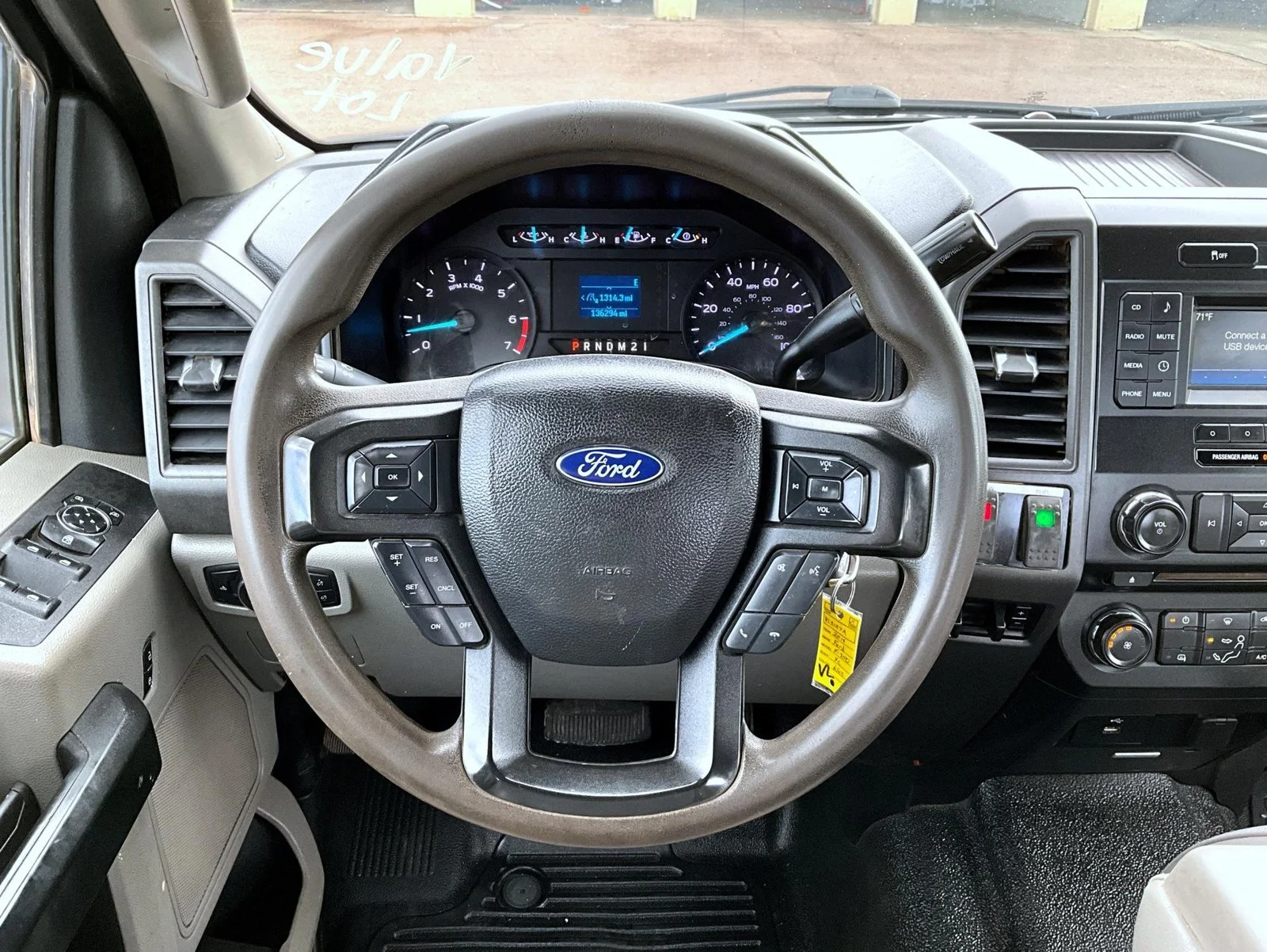 Used 2018 Blue Ford XL image 13