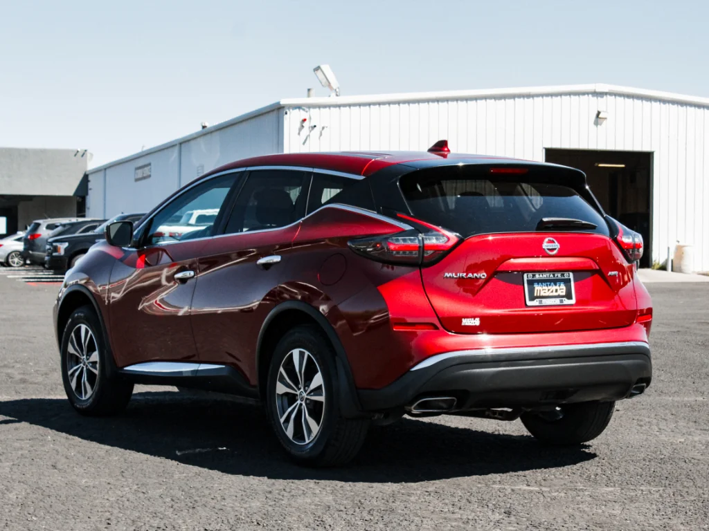 Used 2019 Red Nissan S image 7