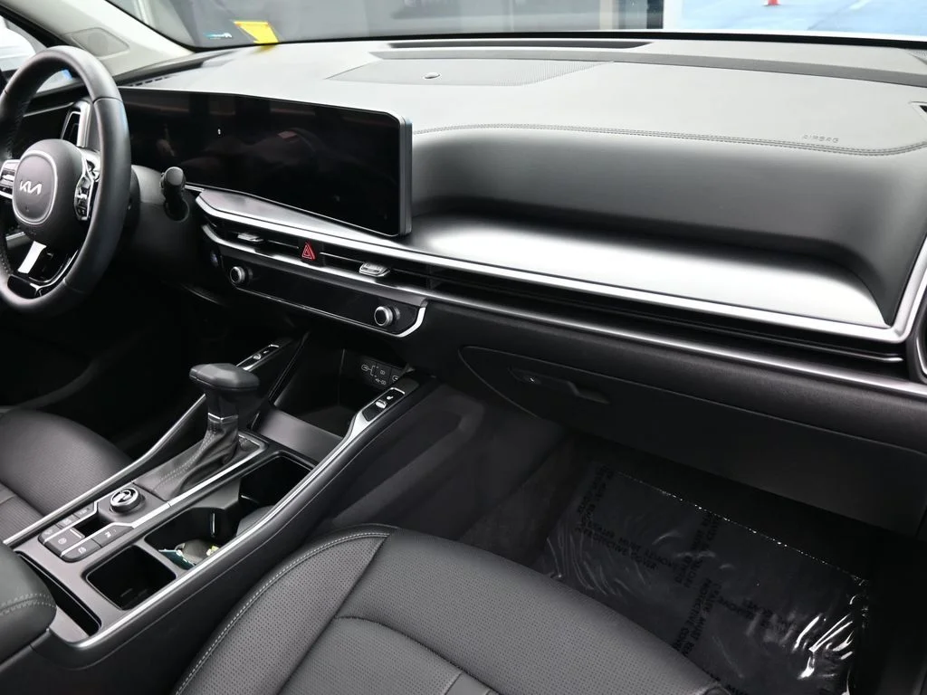 Used 2025 Glacial White Pearl Kia EX image 47