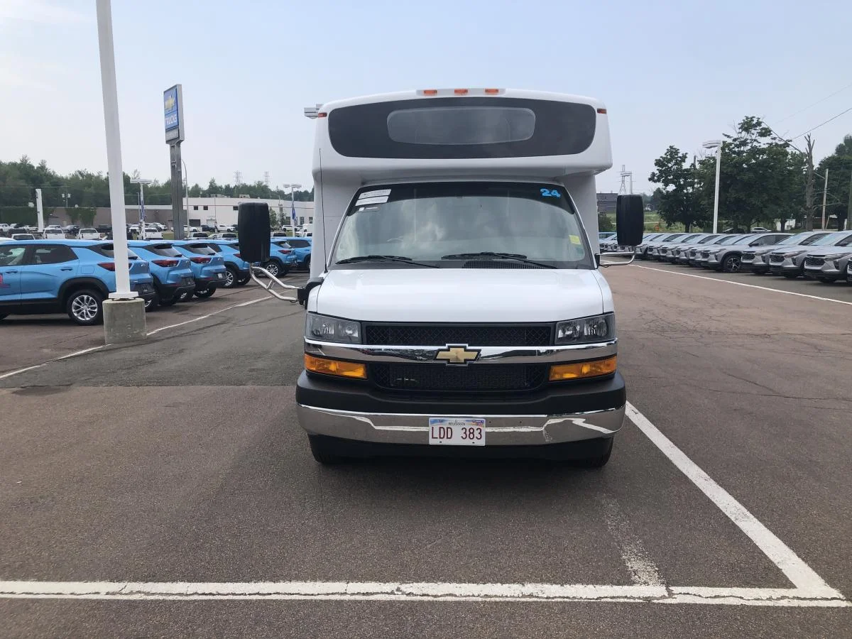 Used 2024 White Chevrolet 4500 Van 159 image 2