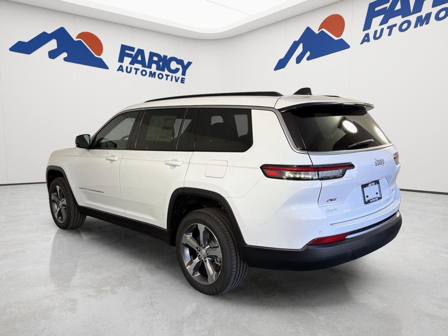 New 2026 Bright White Clear-Coat Exterior Paint Jeep Limited image 6