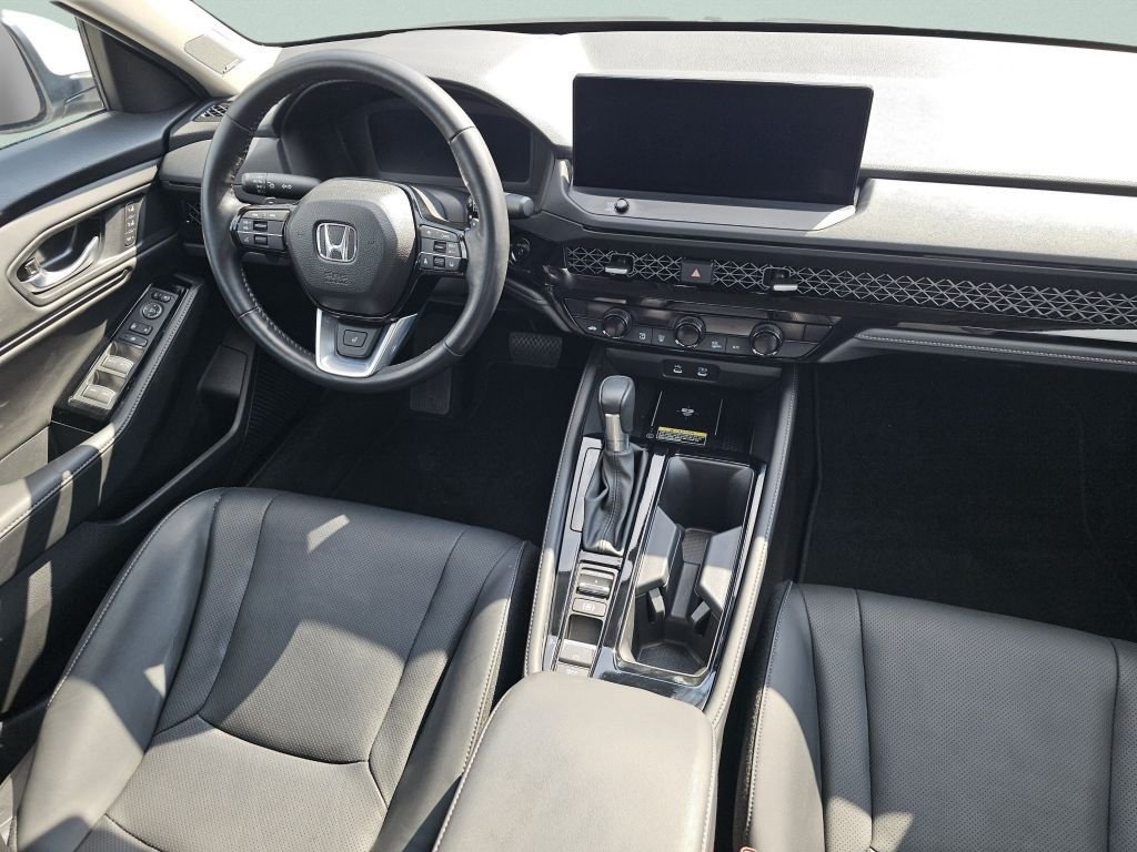 Certified Used 2025 White Honda Touring image 32