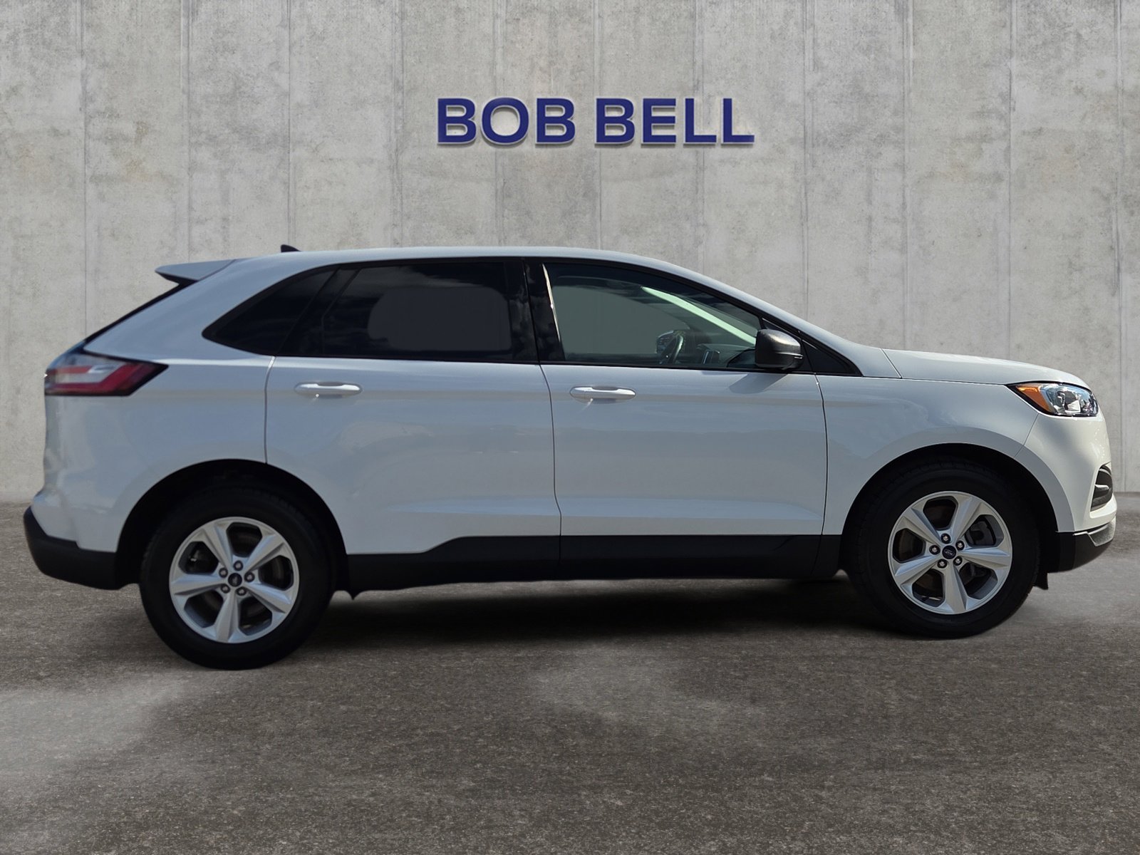 Used 2022 Oxford White Ford SE image 6