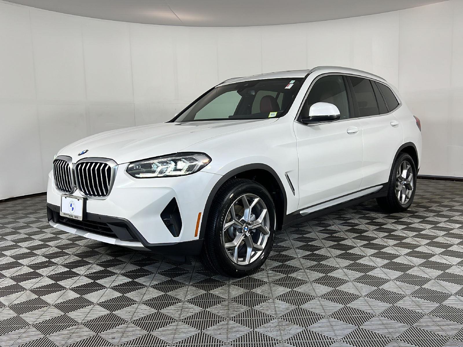 Used 2022 Mineral White Metallic BMW xDrive30i image 12
